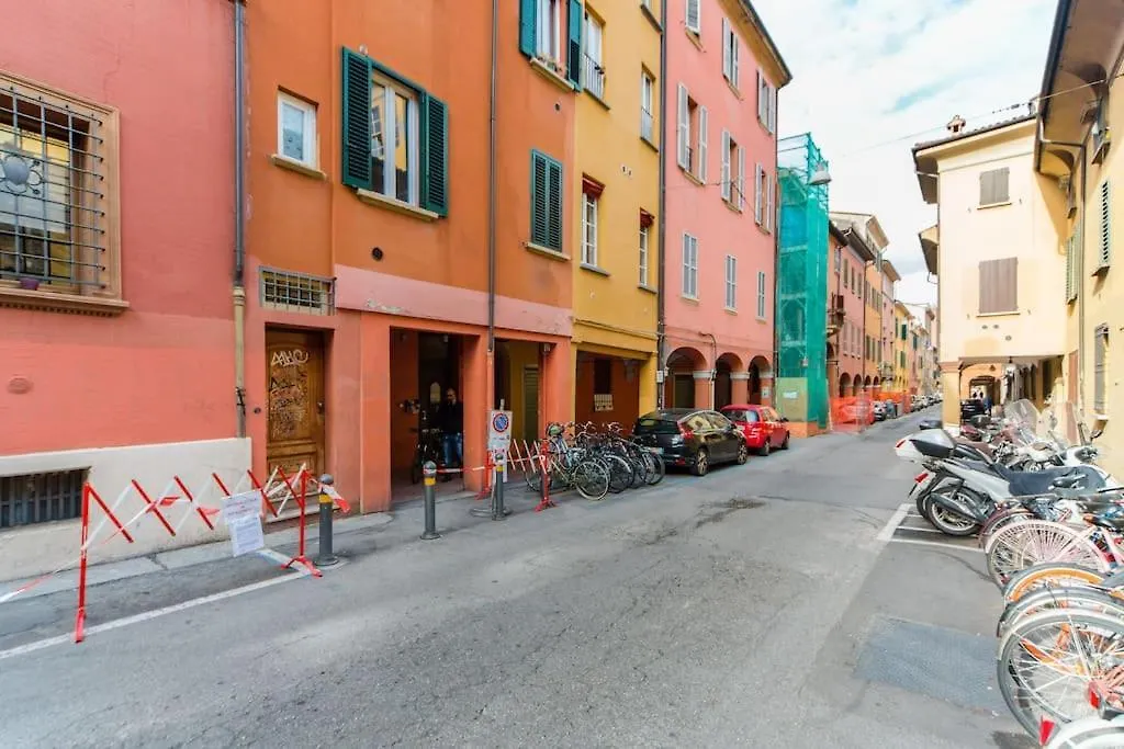 Intimo E Piacevole Loft Nel Cuore Pulsante Del Centro Storico ボローニャ アパート