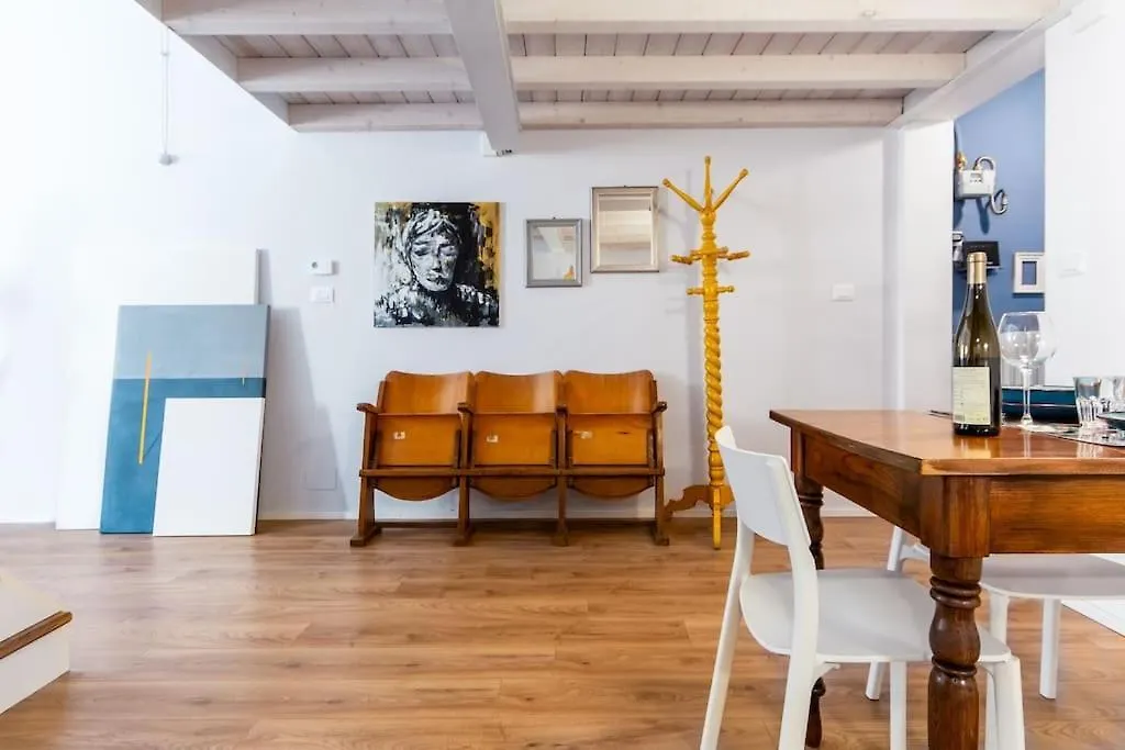 アパート Intimo E Piacevole Loft Nel Cuore Pulsante Del Centro Storico ボローニャ